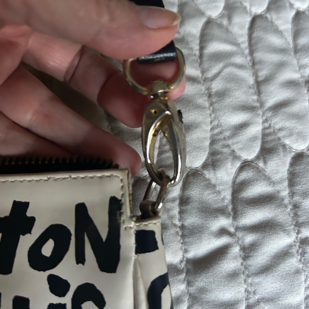 Graffiti Black and White pochette Bag - Picture 3 of 9